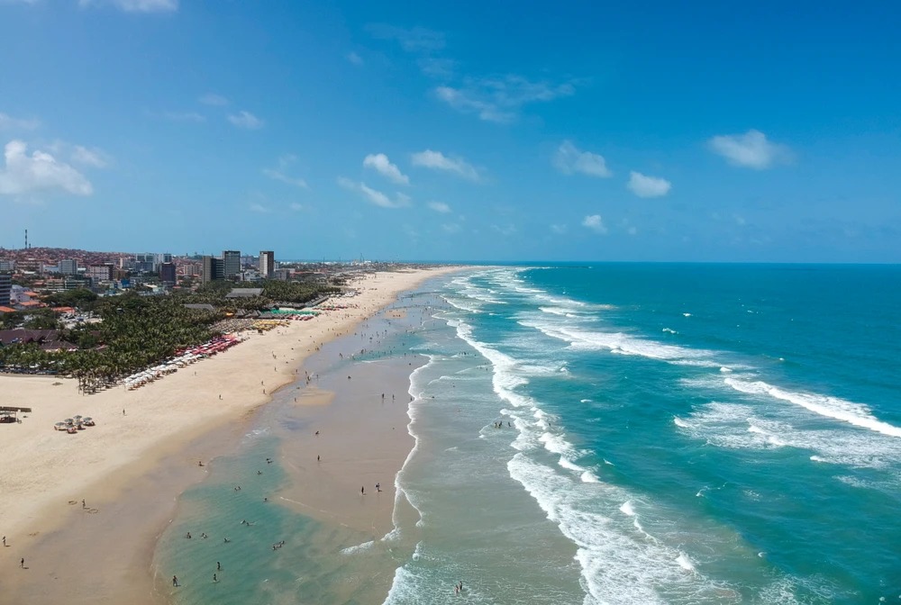 Fortaleza tem 8 trechos próprios para banho neste fim de semana