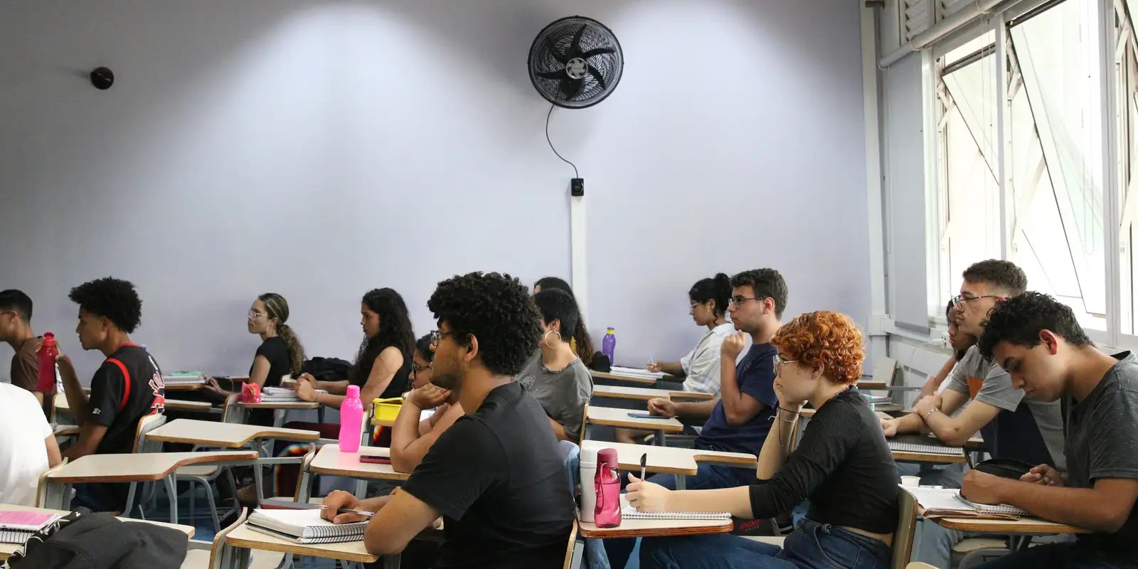 Cursinhos populares têm até 6 de maio para inscrições no MEC