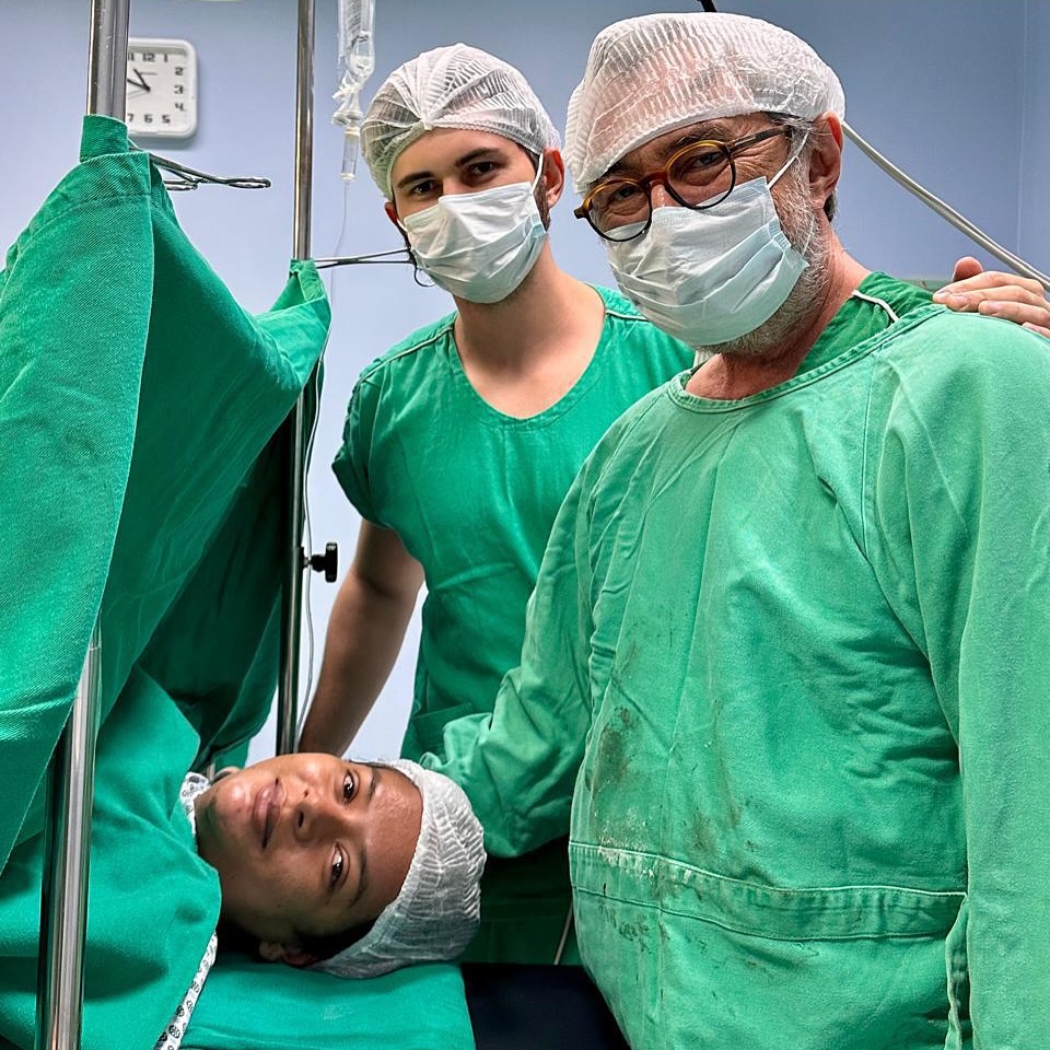 Acilon Gonçalves participa de parto no hospital Amadeu Sá