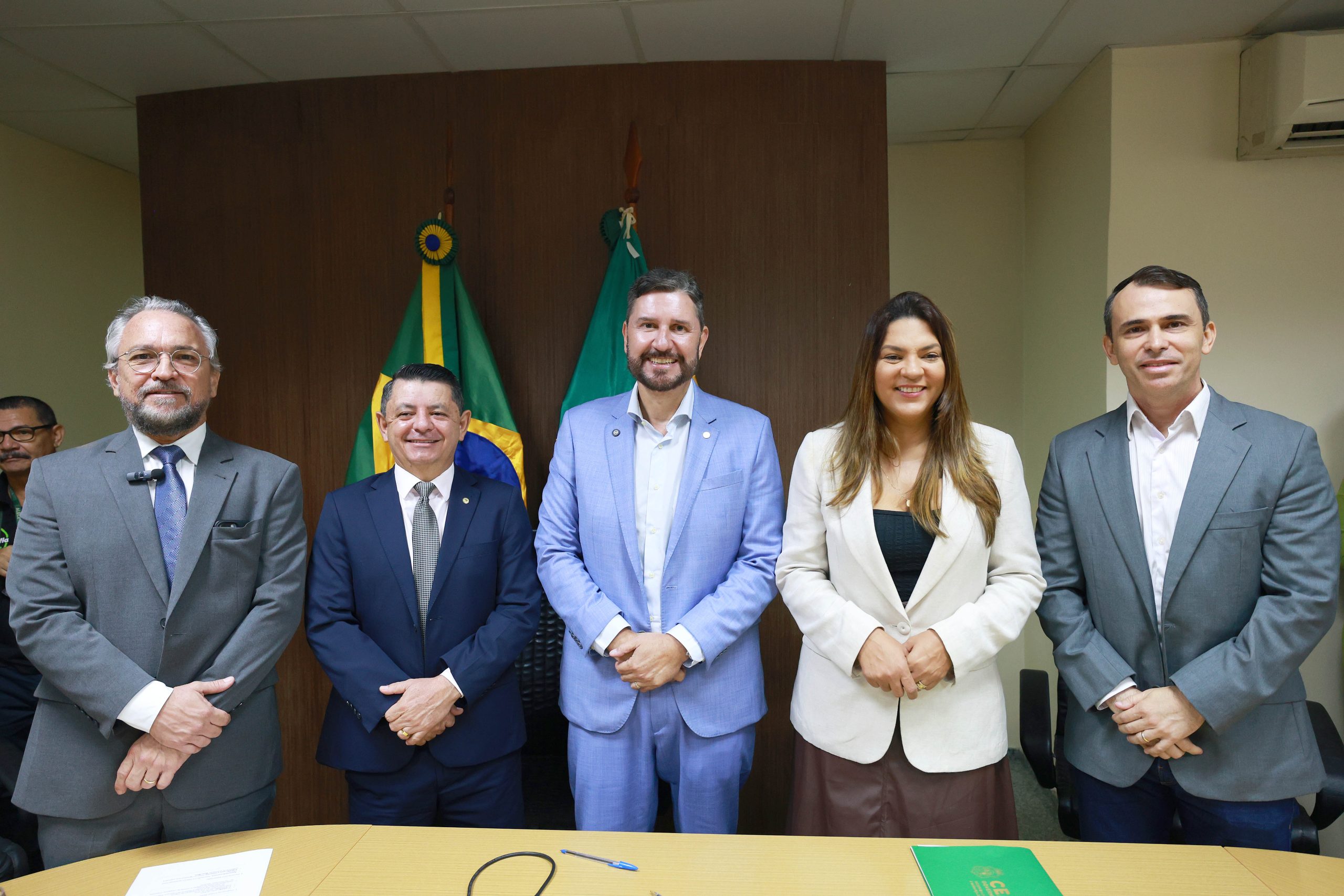 Alece e Cagece renovam parceria por saneamento e meio ambiente