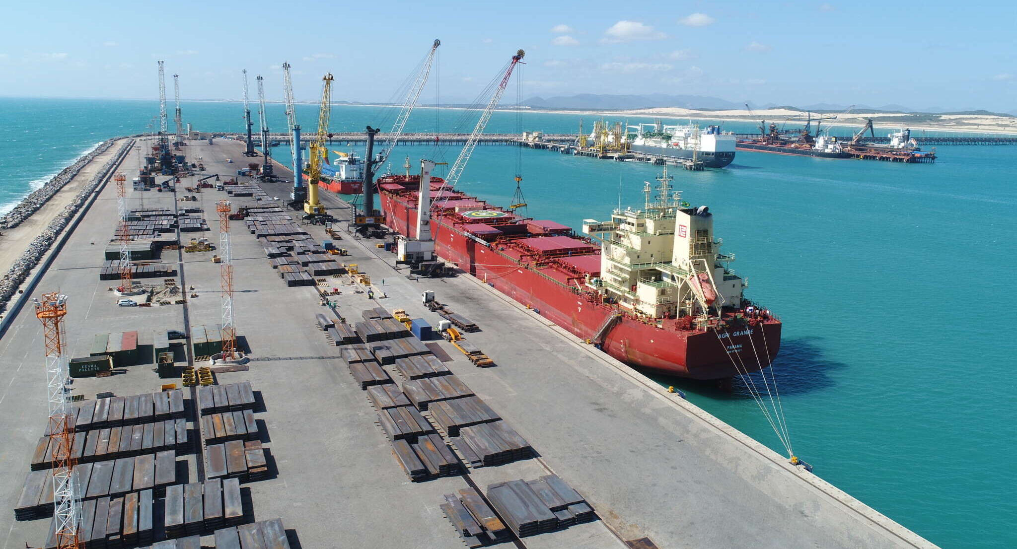 Porto do Pecém bate recorde mensal de exportação de aço