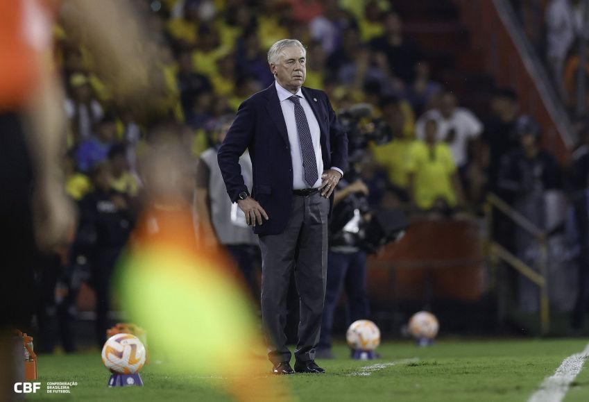 Brasil empata com Equador na estreia de Ancelotti