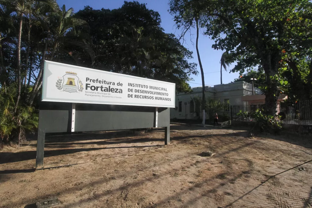 Imparh abre 1.248 vagas em cursos de idiomas em Fortaleza