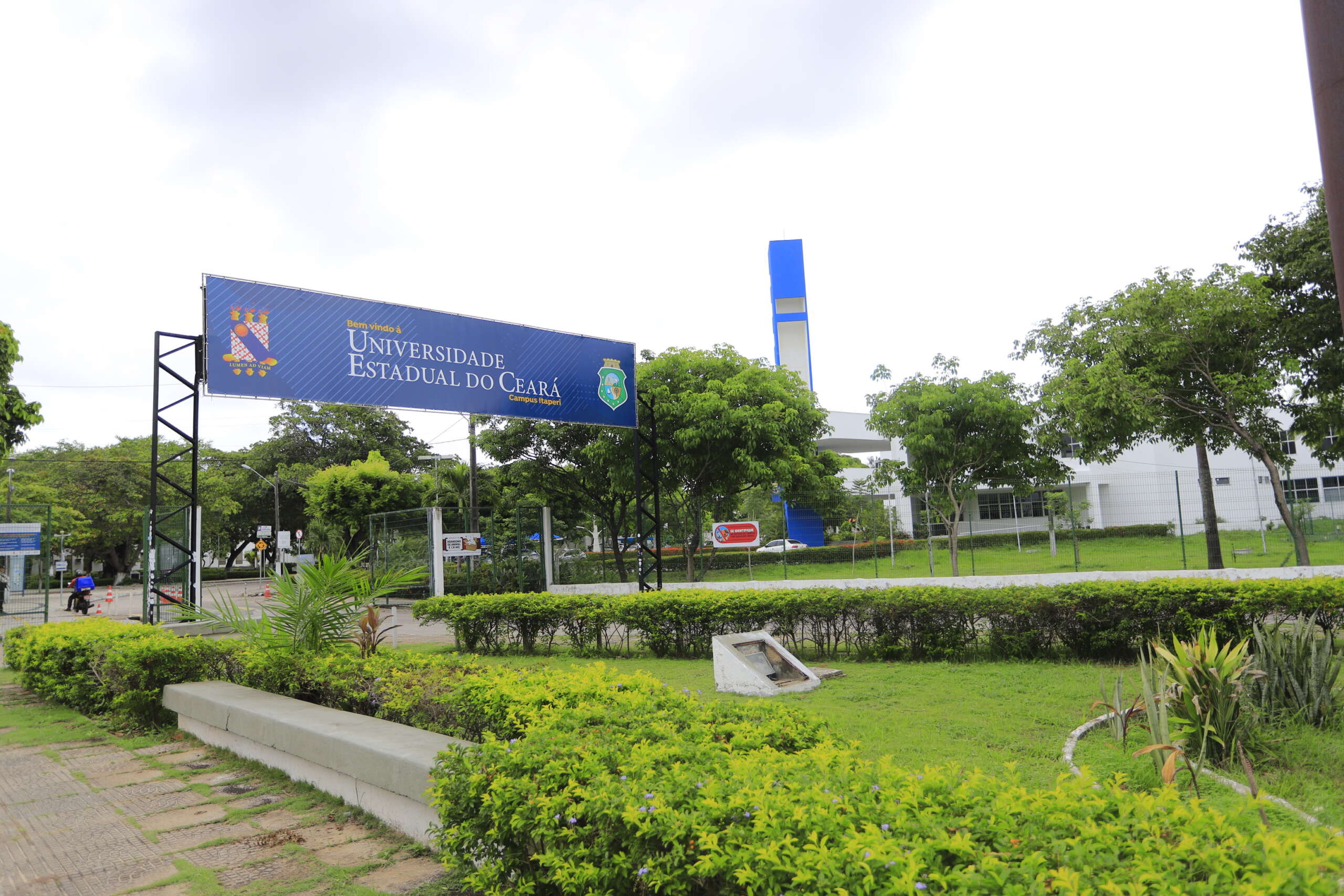 Uece abre inscrições para Vestibular 2026.2 com 2,2 mil vagas em 10 municípios