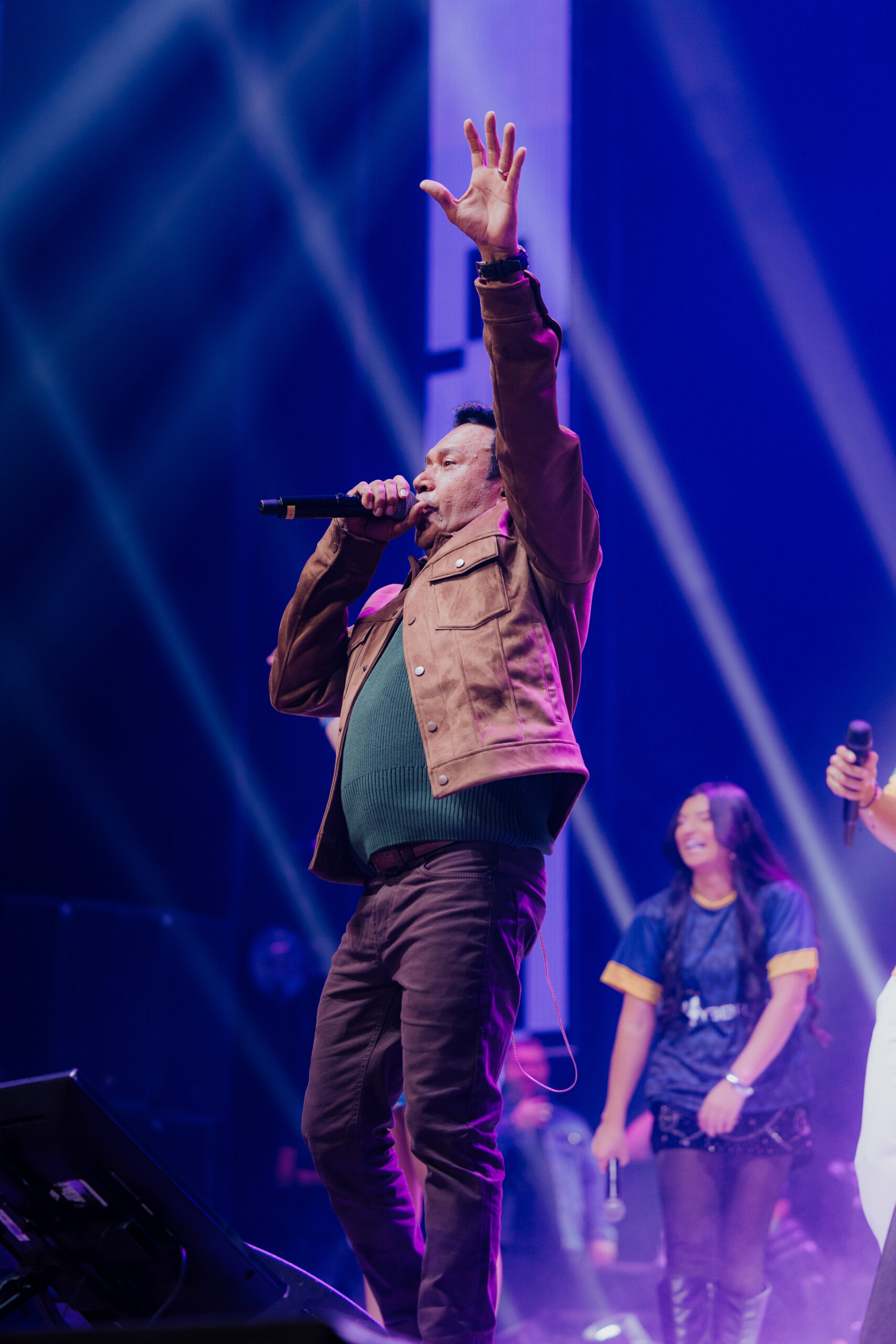 Em Portugal, Zé Cantor é ovacionado pelo público e reverenciado no palco como “mestre do forró” 