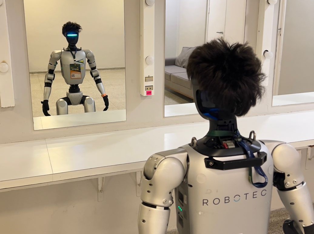 I Feira da Indústria FIEC apresenta robôs humanoides e sala imersiva