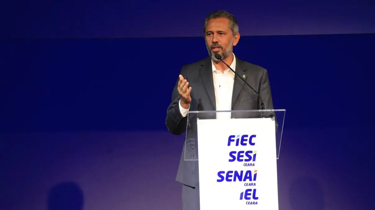 Elmano defende indústria como prioridade na política de incentivo fiscal do Estado