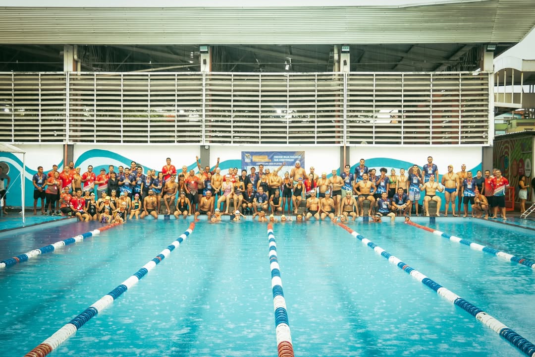 Atletas da Rede Cuca nadam 300 quilômetros em homenagem ao tricentenário de Fortaleza