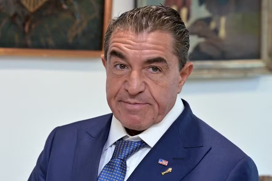 Conselheiro de Trump diz que brasileiras são ‘programadas para causar confusão’