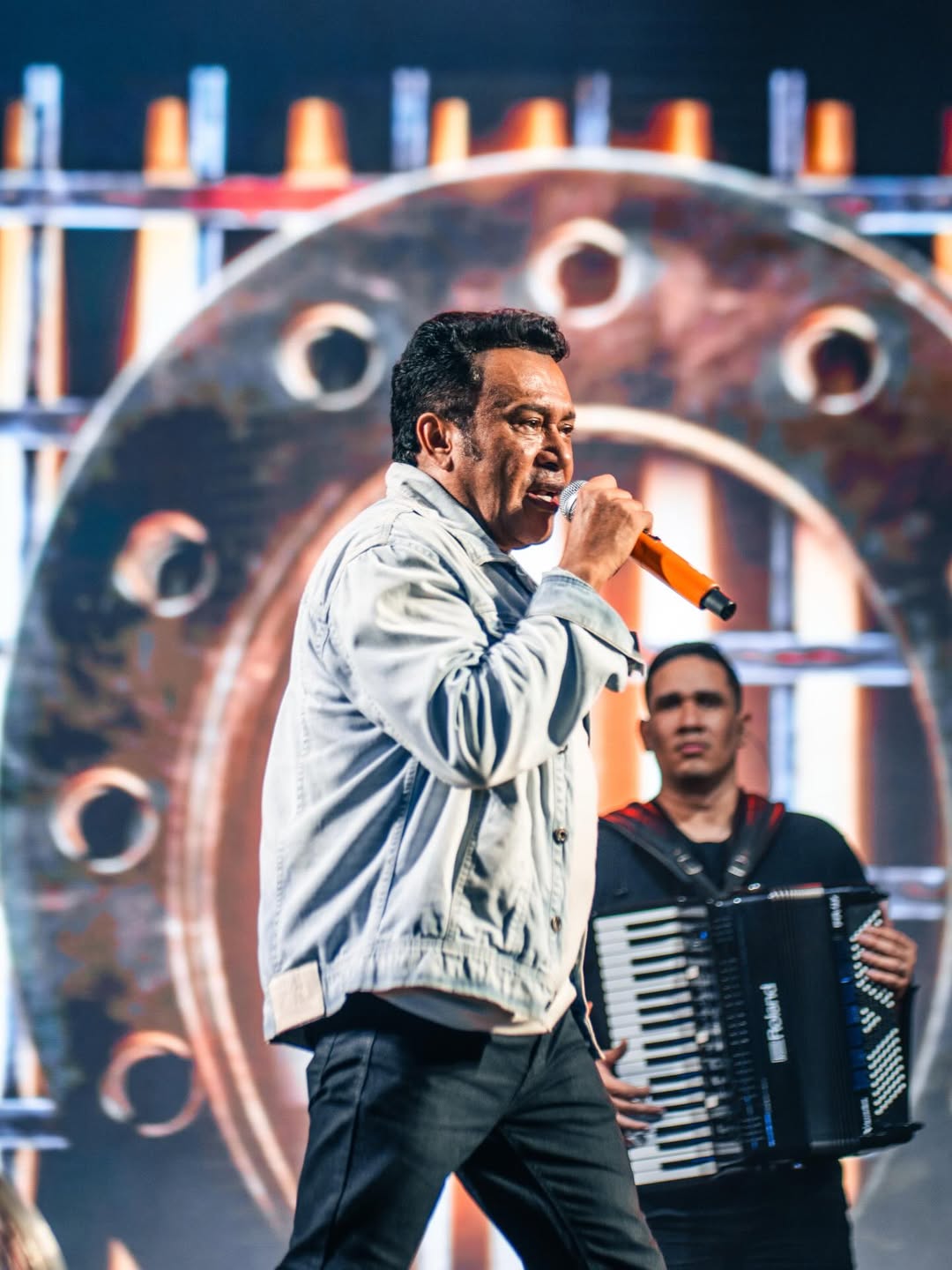 Zé Cantor leva o “Pau de Forró” para sua terra natal na grande Festa do Vaqueiro