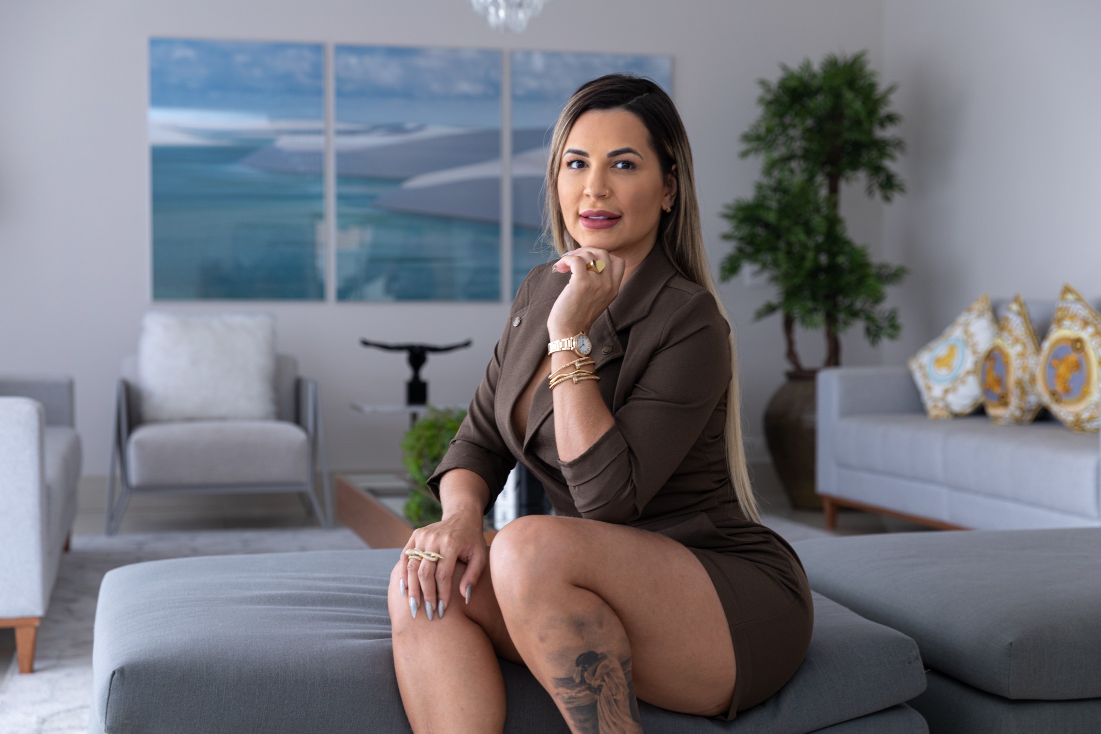 Deolane Bezerra é presa por suspeita de envolvimento com o PCC
