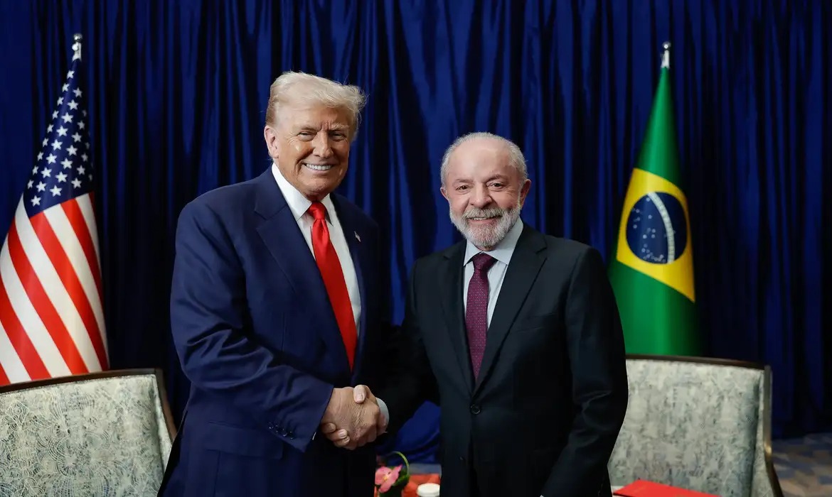 Lula e Trump debatem comércio e combate ao crime organizado em encontro nesta quinta
