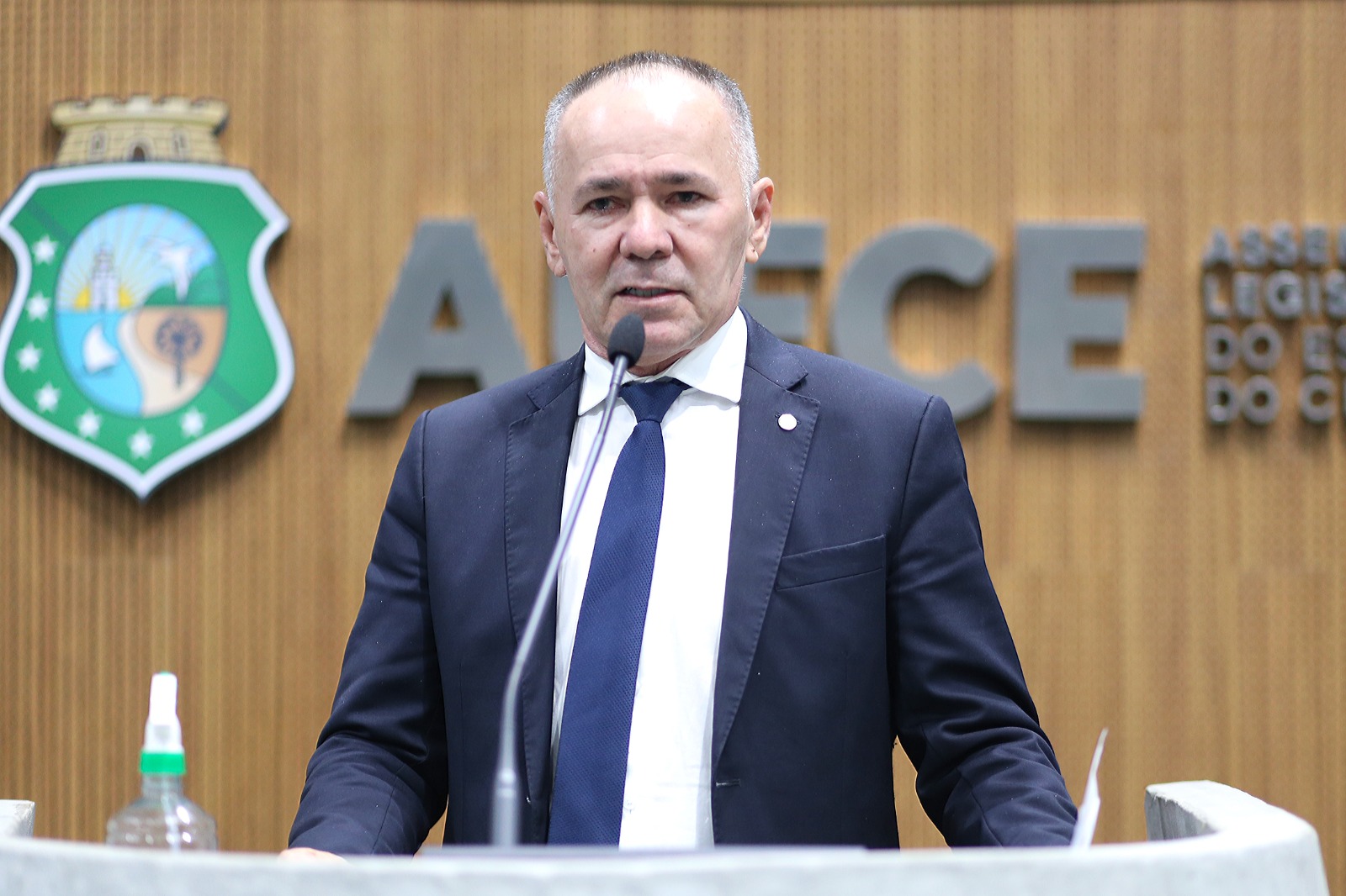 Alcides diz que André Fernandes definirá apoio do PL no Ceará