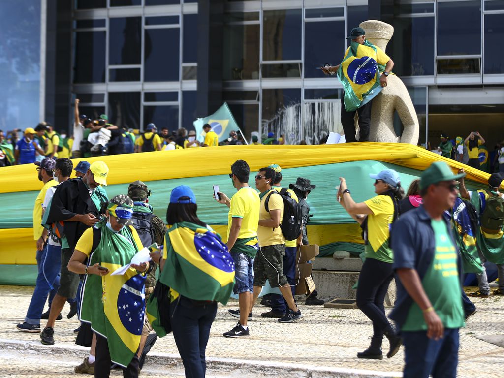 52% dos brasileiros são contra redução de penas dos envolvidos no 8 de janeiro, aponta Quaest