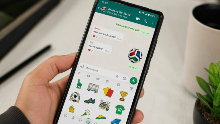 WhatsApp ganha emoji especial, figurinhas e filtros para a Copa do Mundo