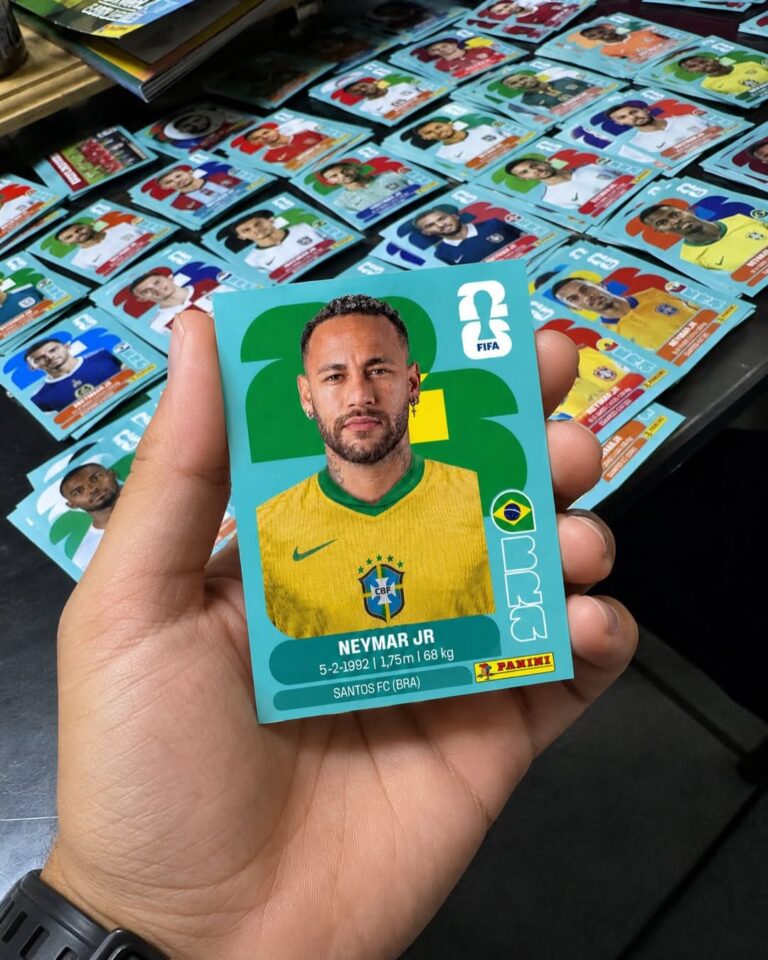 Com Neymar, Panini lança pacote com novas figurinhas da Copa do Mundo 2026