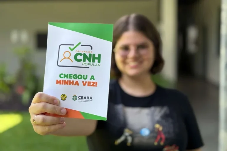 Governo do Ceará anuncia distribuição de mais de 11 mil cartões da CNH Popular