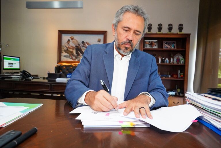 Elmano homologa concurso da Polícia Penal com 600 vagas no Ceará