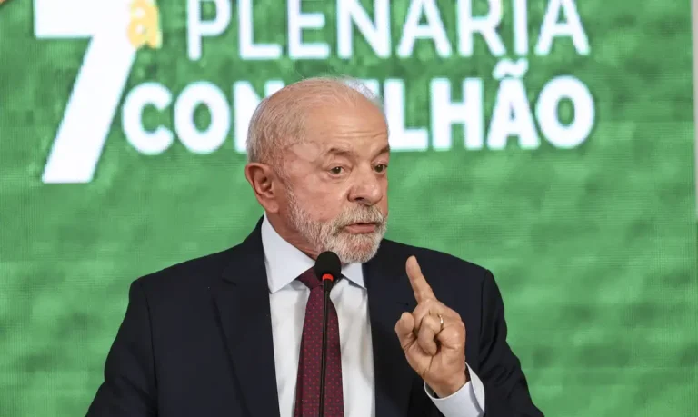 Governo estuda medida para devolução de celulares roubados nos Correios