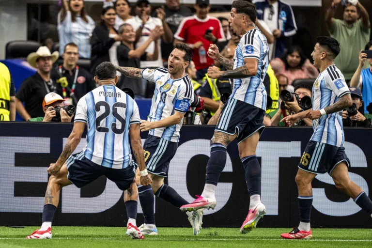 Argentina vence Áustria e vai ao mata-mata da Copa