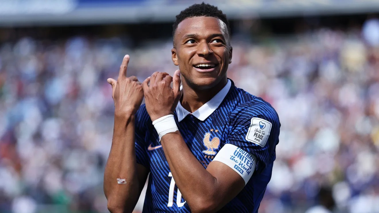 Mbappé brilha em campo; França vence Senegal na estreia da Copa do Mundo