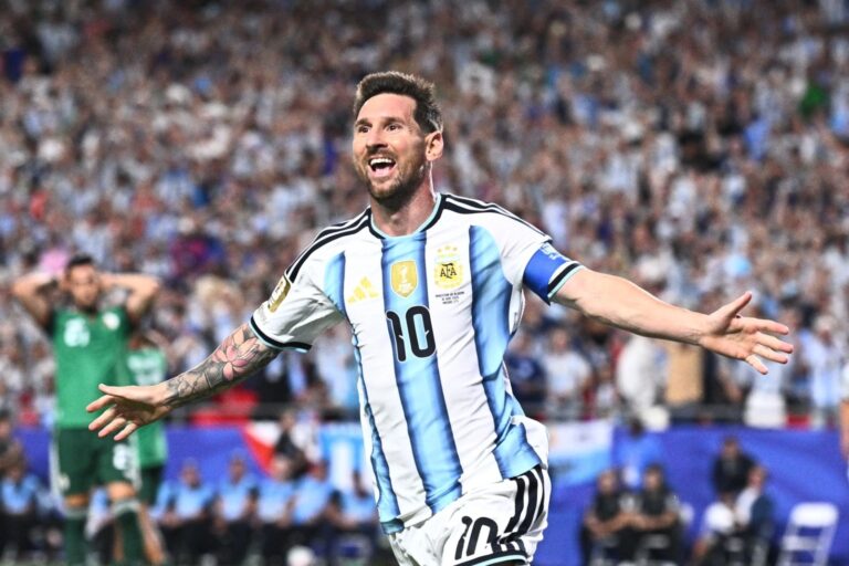 Messi brilha, iguala recorde de Klose, e Argentina vence Argélia por 3×0