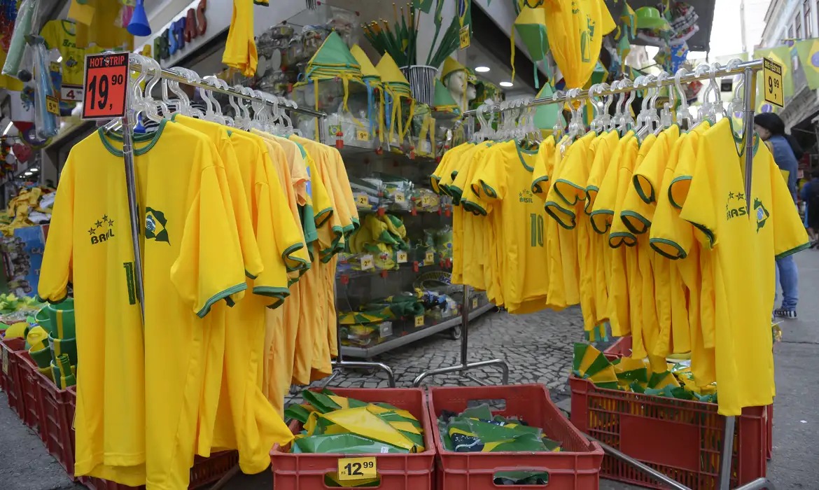 Copa do Mundo deve movimentar R$ 4,32 bilhões no comércio brasileiro