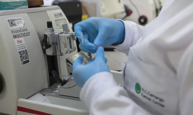 SUS anuncia nova terapia para adultos com leucemia mieloide