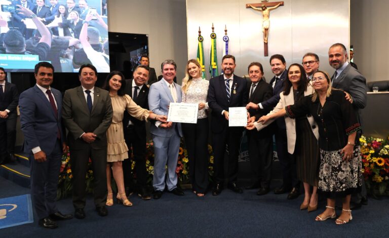 Câmara de Fortaleza homenageia Romeu Aldigueri e Tainah Marinho
