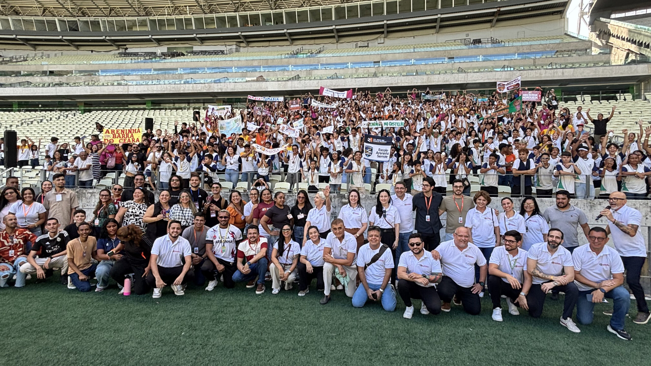 Premiação dos Jogos das Escolas Areninhas reúne mais de 700 jovens no Castelão