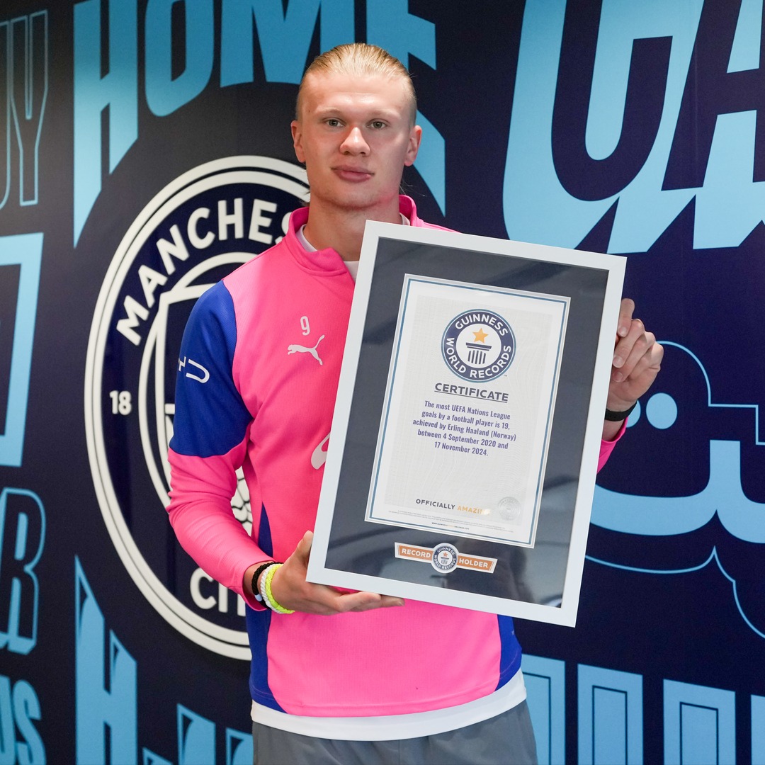 Haaland recebe certificado do Guinness por quatro recordes alcançados no futebol