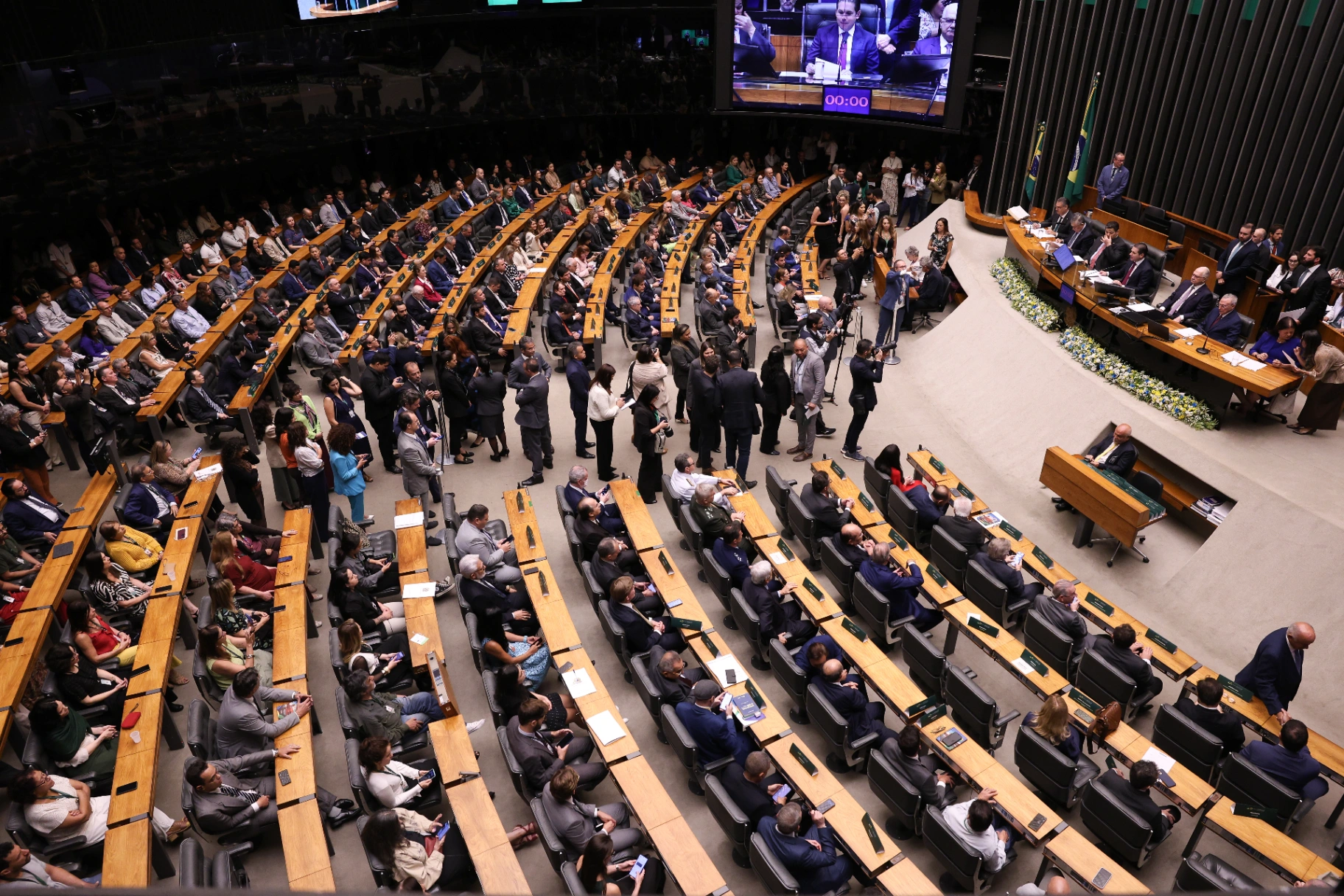Câmara instala comissão para discutir redução da maioridade penal