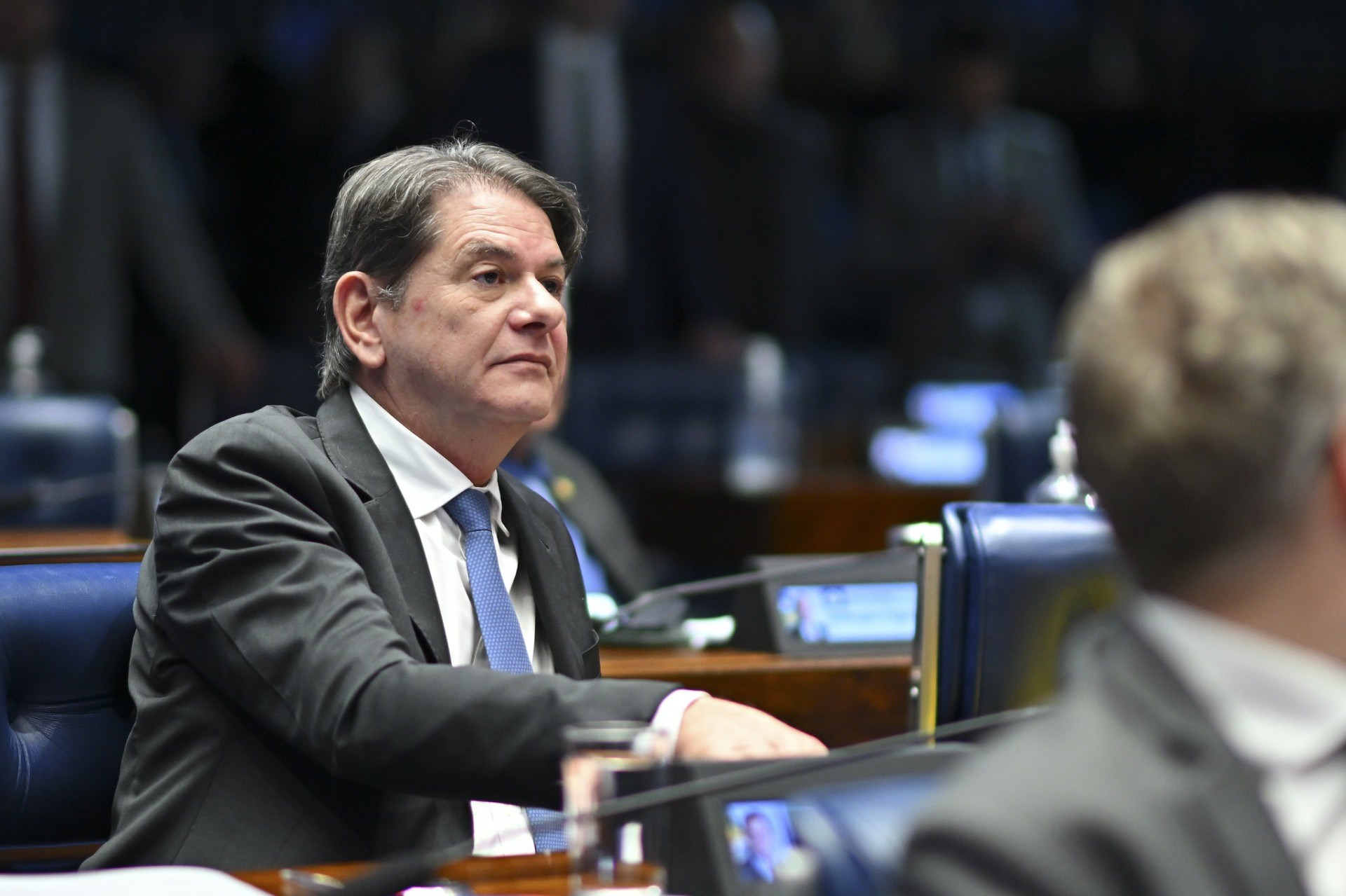 Cid Gomes propõe novo piso para arquitetos, engenheiros, e mais nove profissões