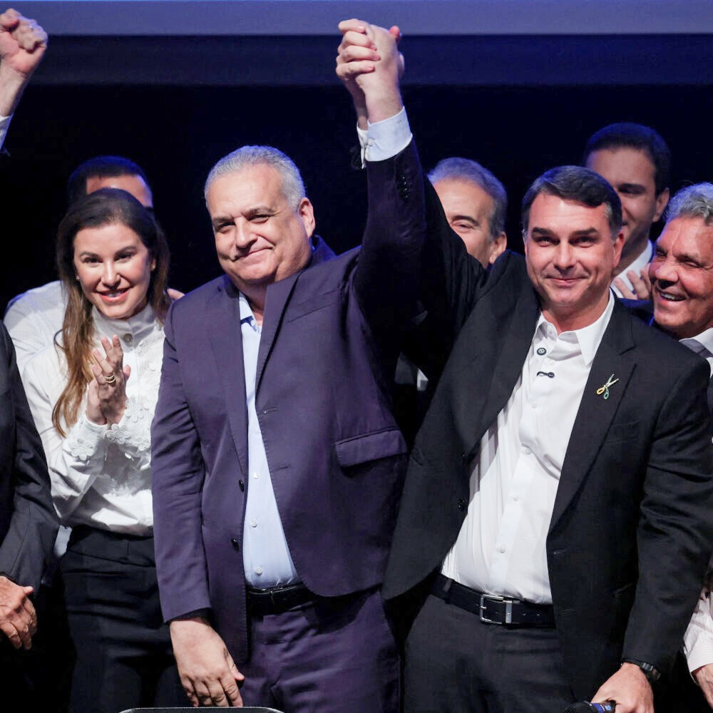 Flávio Bolsonaro anuncia Alfredo Gaspar como candidato a vice-presidente em sua chapa