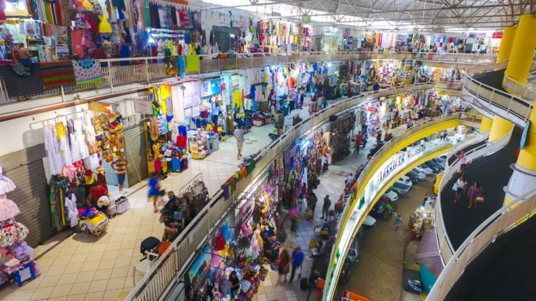 Dia do Comerciário altera funcionamento do comércio em Fortaleza; confira