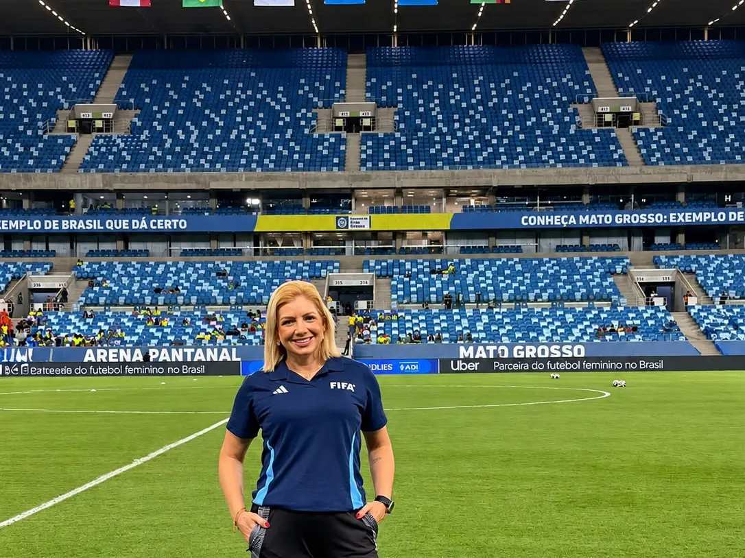 Primeira cearense na Fifa, Eveliny Almeida comandará arbitragem da FCF